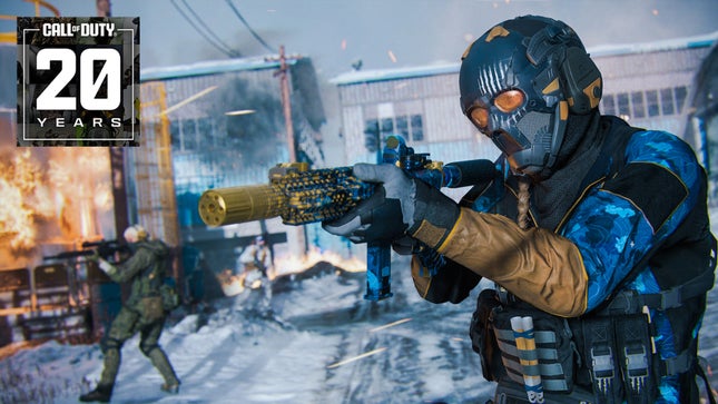 Bir Call of Duty operatörü karlı bir harita üzerinde altın uçlu bir silah kullanıyor. 
